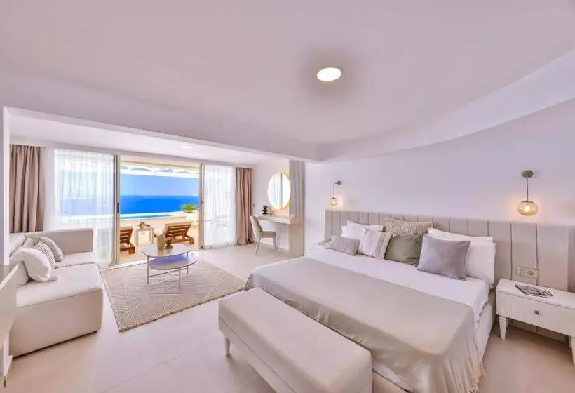 Junior Suite with Pool