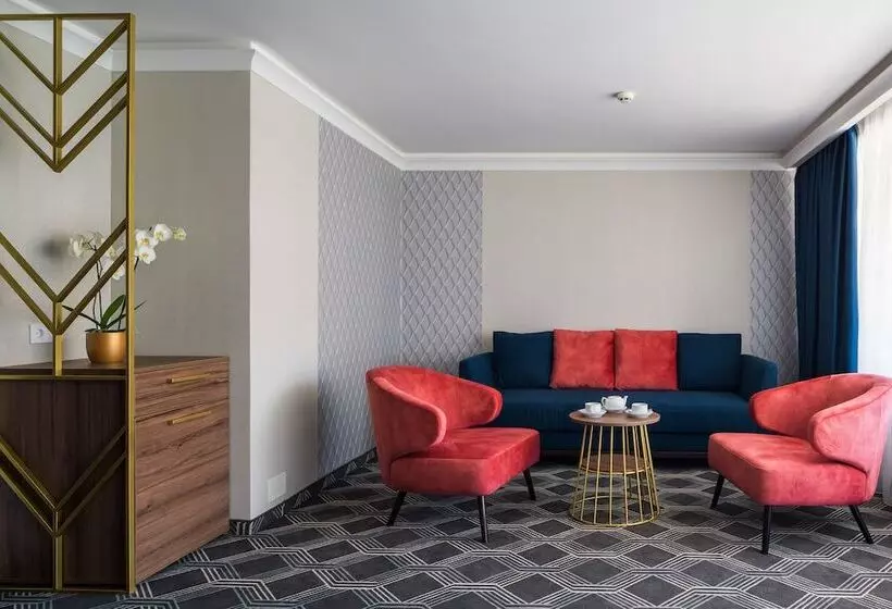 Suite, Ok Odessa
