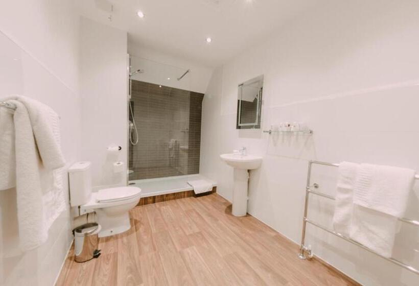 Pokój Superior, Cwrt Bleddyn Hotel & Spa