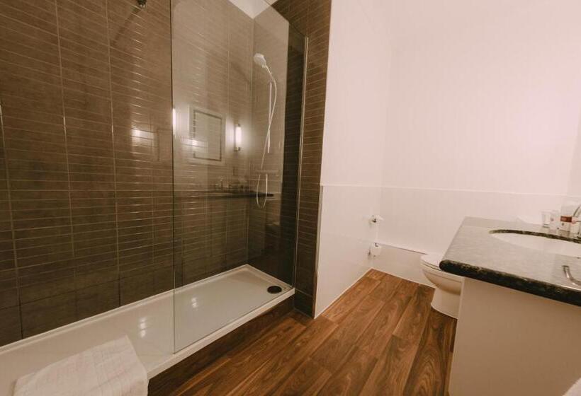 Pokój Superior, Cwrt Bleddyn Hotel & Spa