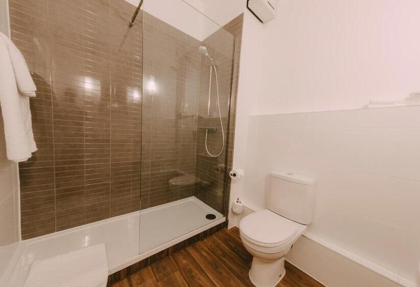 Pokój Superior, Cwrt Bleddyn Hotel & Spa