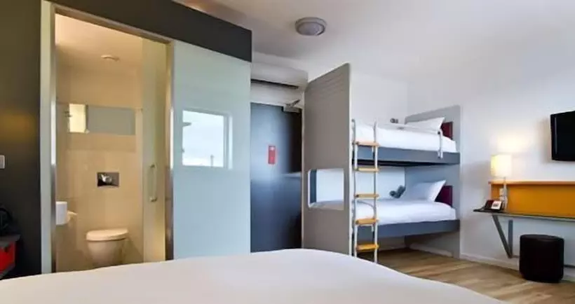 Perhehuone, Sleeperz Hotel Newcastle