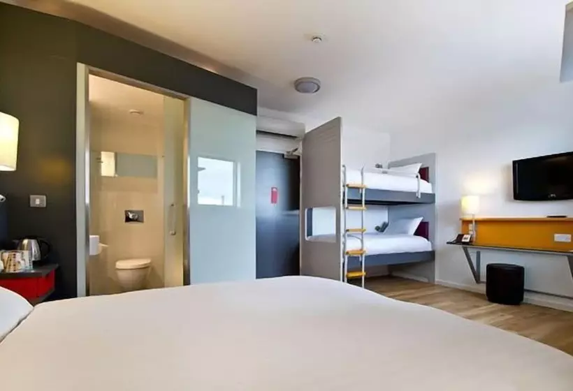Perhehuone, Sleeperz Hotel Newcastle