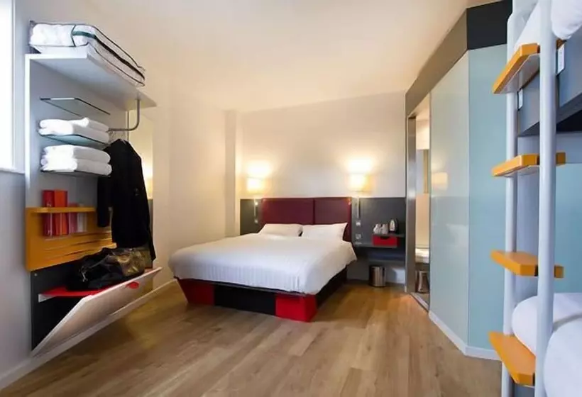 Perhehuone, Sleeperz Hotel Newcastle