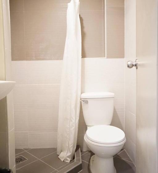 חדר סטנדרט יחיד, The Center Suites