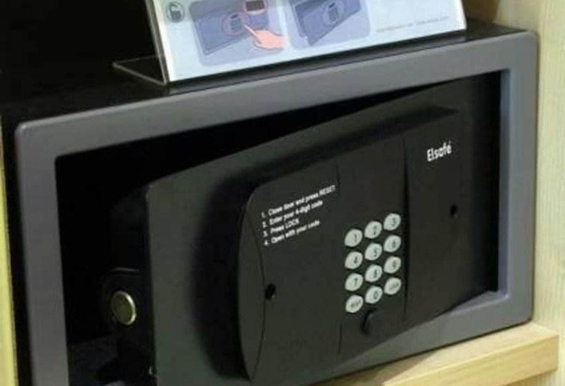 Номер Стандарт, Vladimirsky Dvorik