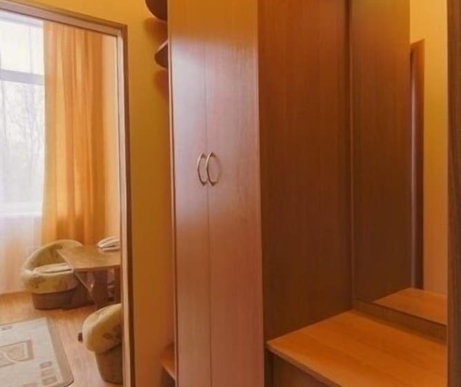 标准间, Zolotaya Bukhta