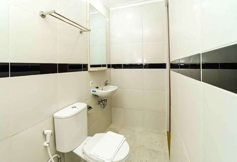 Номер Deluxe, Front One Budget Bekasi