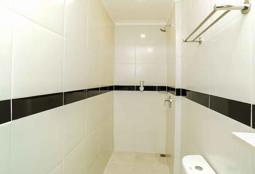 Deluxe Room, Front One Budget Bekasi