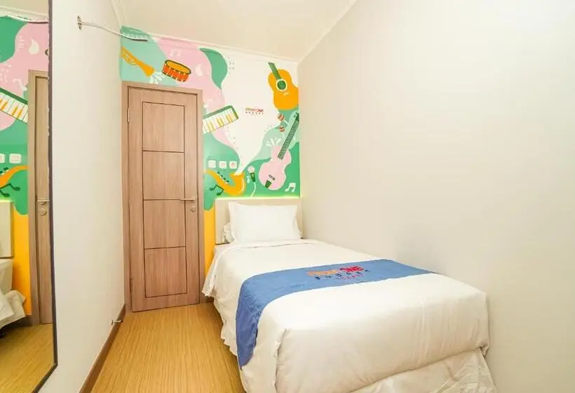 Superior Single Room, Front One Budget Bekasi