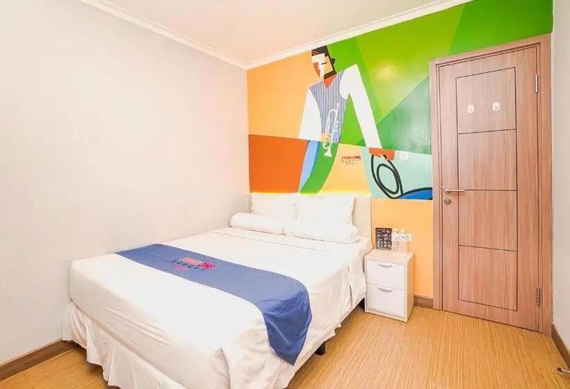 Deluxe Suite, Front One Budget Bekasi