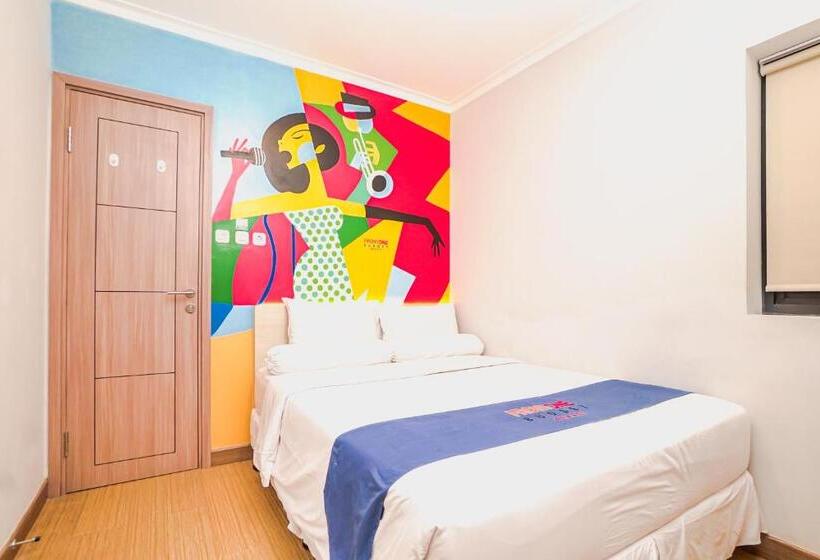 디럭스 스위트, Front One Budget Bekasi