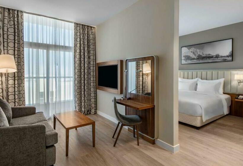 سوییت با چشمانداز دریا, Radisson Resort Ras Al Khaimah Marjan Island