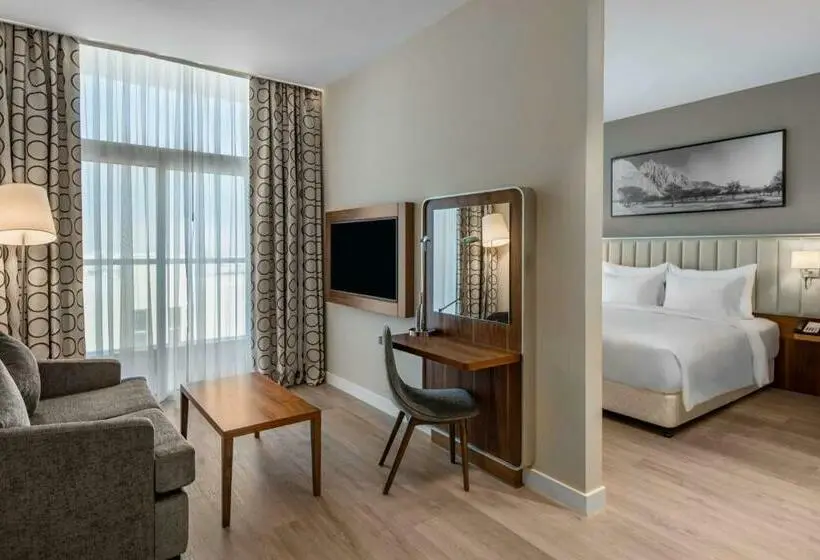 سوییت با چشمانداز دریا, Radisson Resort Ras Al Khaimah Marjan Island