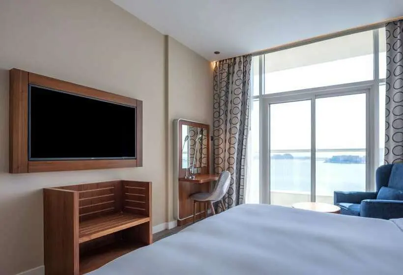 اتاق پرمیوم با چشمانداز دریا, Radisson Resort Ras Al Khaimah Marjan Island