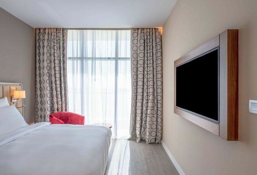 اتاق پرمیوم با چشمانداز دریا, Radisson Resort Ras Al Khaimah Marjan Island