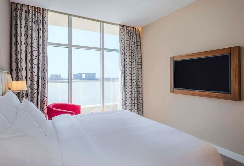 سوییت با چشمانداز دریا, Radisson Resort Ras Al Khaimah Marjan Island