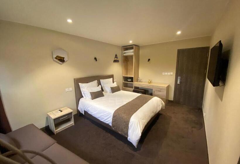 اتاق سوپریور, Fly Inn Madagascar Hotel   Navette Gratuite H24   à 300m De L Aéroport International Ivato Antananar