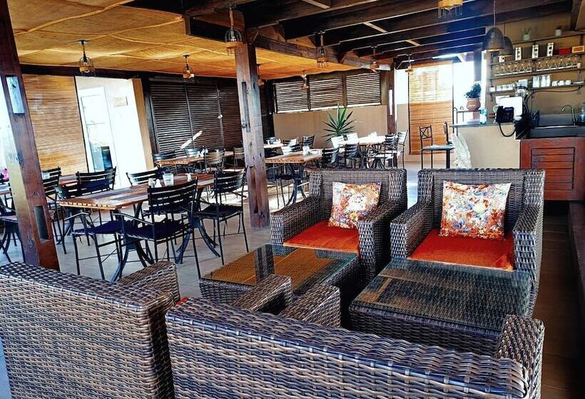 اتاق سوپریور, Fly Inn Madagascar Hotel Navette Gratuite H24 à 300m De L Aéroport International Ivato Antananar