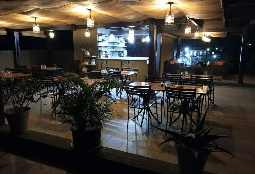 اتاق سوپریور, Fly Inn Madagascar Hotel Navette Gratuite H24 à 300m De L Aéroport International Ivato Antananar