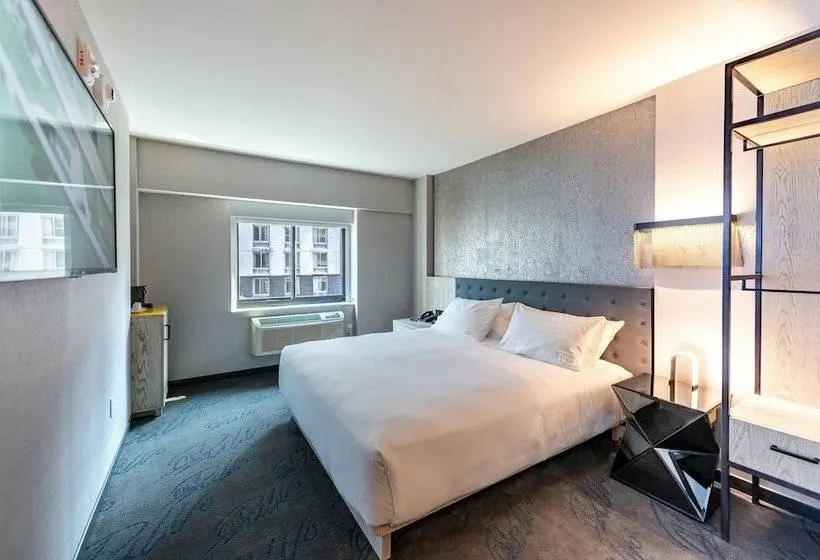 Superior-invahuone, Pestana Cr7 Times Square