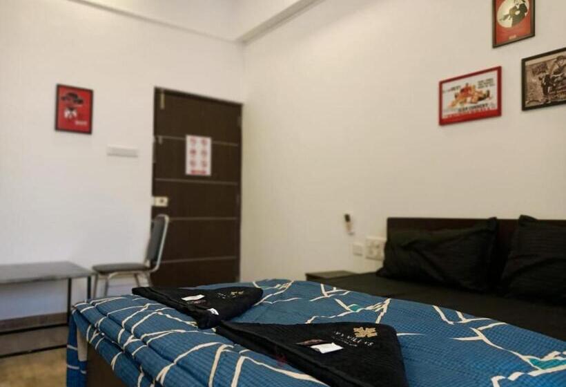 Студио Стандарт с Балконом, Ivy Pali Studio Rooms , Dhokshet
