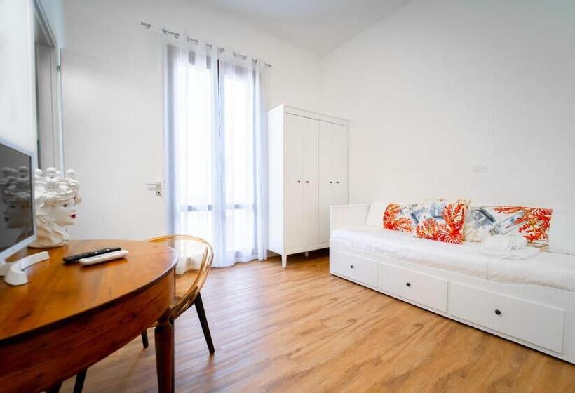 اتاق استاندارد چهارنفره با بالکن, Gioia Mia Suites