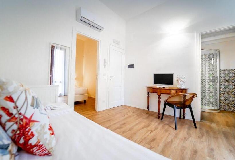 اتاق استاندارد چهارنفره با بالکن, Gioia Mia Suites