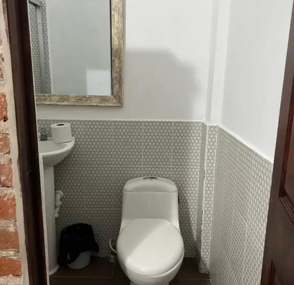 スタンダードトリプルルーム, Hostal Y Restaurante La Toscana