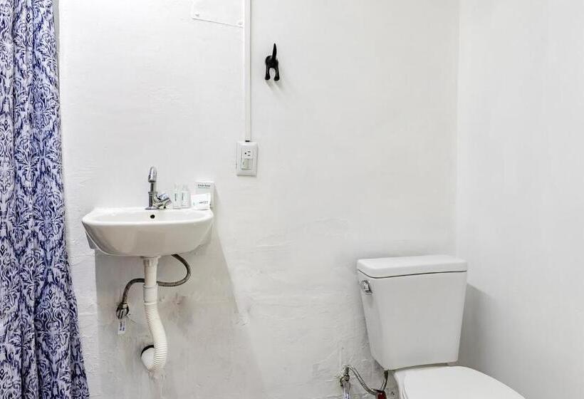 Номер Стандарт, Oasis Airport