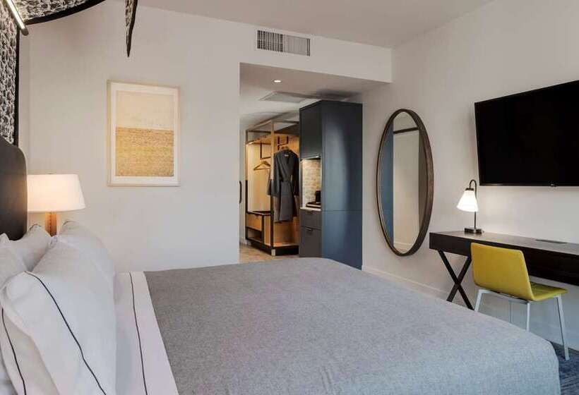 스탠다드 룸 킹사이즈 침대, Canopy By Hilton Boston Downtown