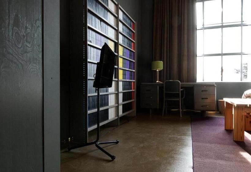 חדר סטנדרט, Piet Hein Eek