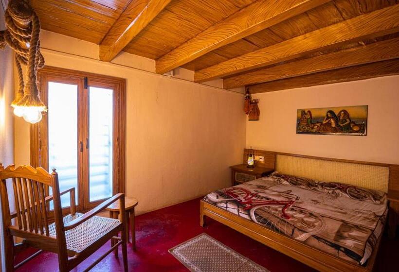 Семейное Бунгало, Takshshila Park And Resorts