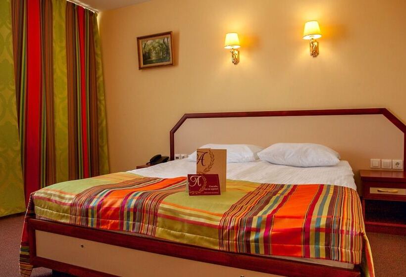 スイート, Amaks Hotel Azov