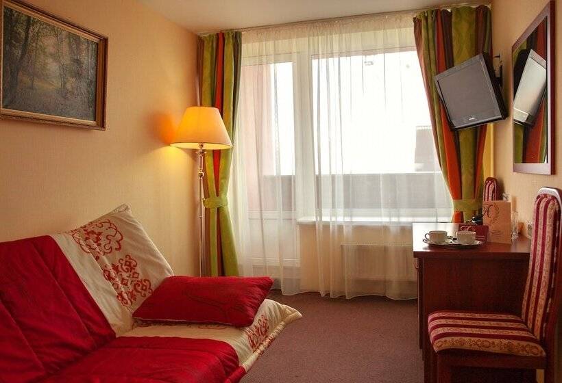 スイート, Amaks Hotel Azov