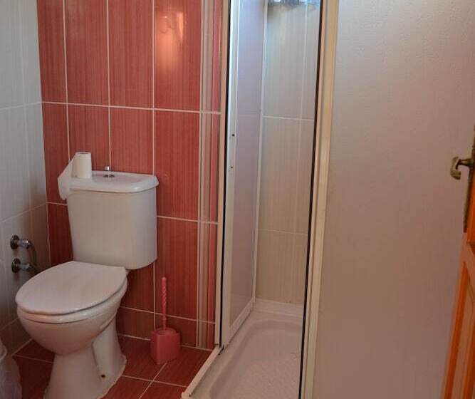 اتاق استاندارد سه نفره, Aspawa