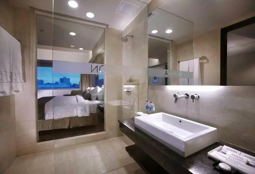 デラックスルーム, Aston Makassar Hotel & Convention Center