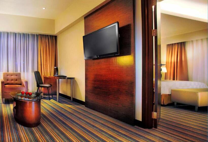 جناح إدارى, Aston Makassar Hotel & Convention Center