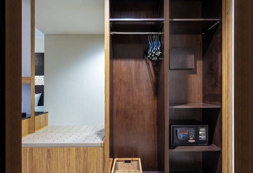 غرفة ديلوكس, Aston Makassar Hotel & Convention Center