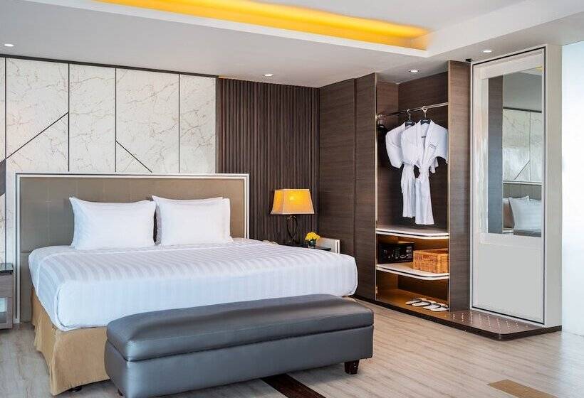 Полулюкс, Aston Makassar Hotel & Convention Center