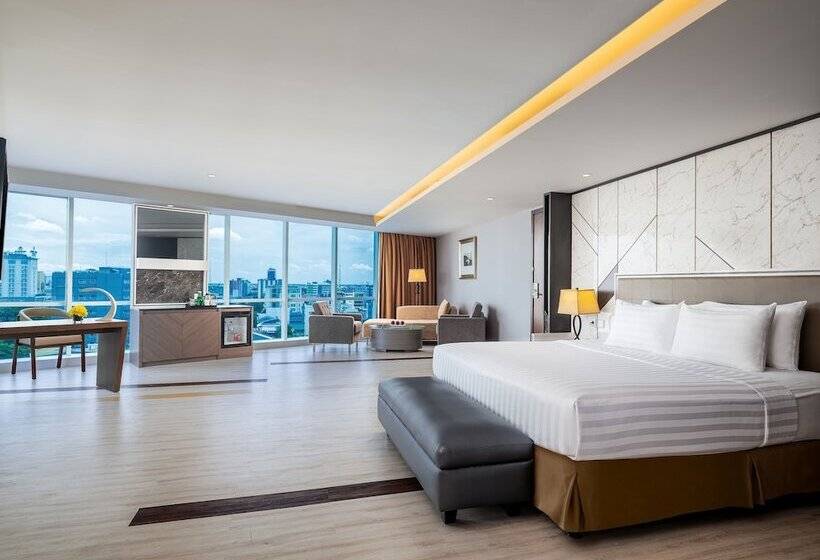 جناح جونيور, Aston Makassar Hotel & Convention Center