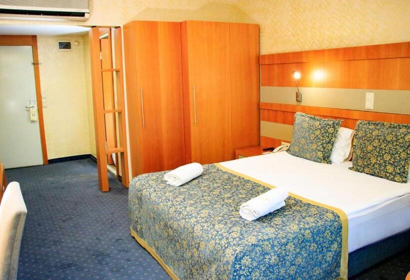 اتاق خانوادگی, Burcman