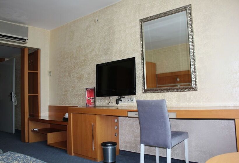 اتاق خانوادگی, Burcman