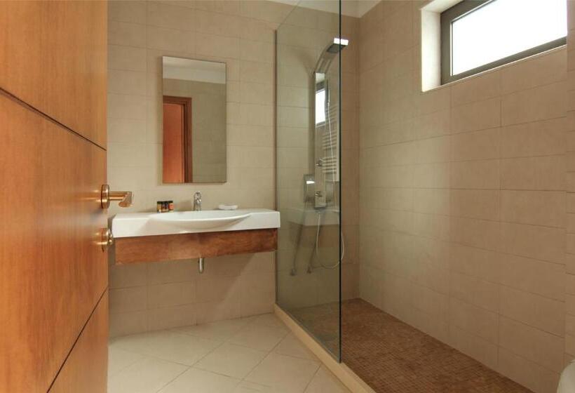 סוויטה אקזקיוטיב, Delina Mountain Resort