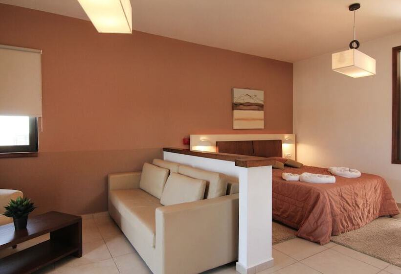 סוויטה אקזקיוטיב, Delina Mountain Resort