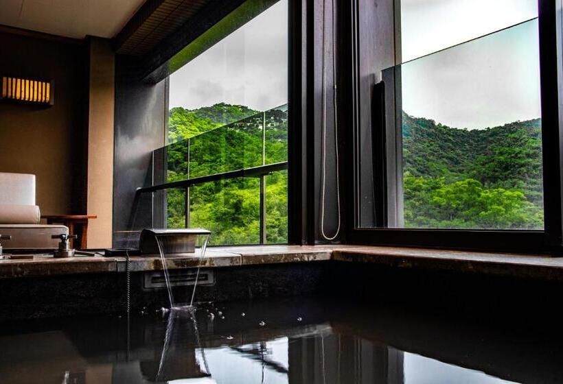 اتاق لوکس چهار تخته, Grand View Resort Beitou