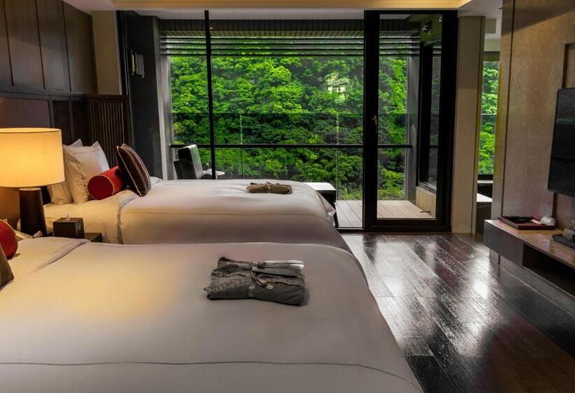 اتاق لوکس چهار تخته, Grand View Resort Beitou