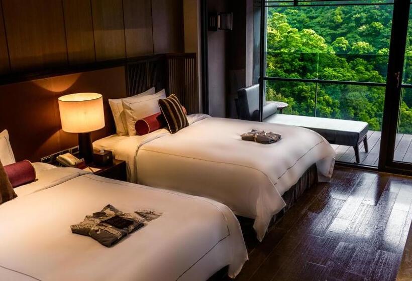 اتاق لوکس چهار تخته, Grand View Resort Beitou