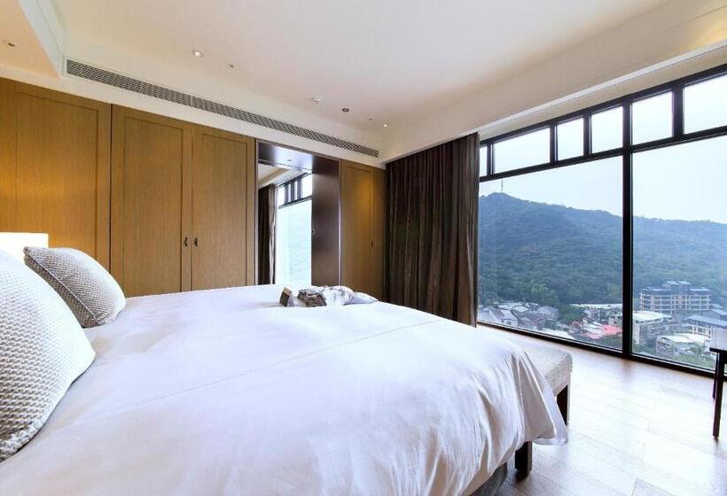 سوئیت با بالکن, Grand View Resort Beitou
