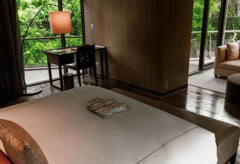 سوئیت با بالکن, Grand View Resort Beitou